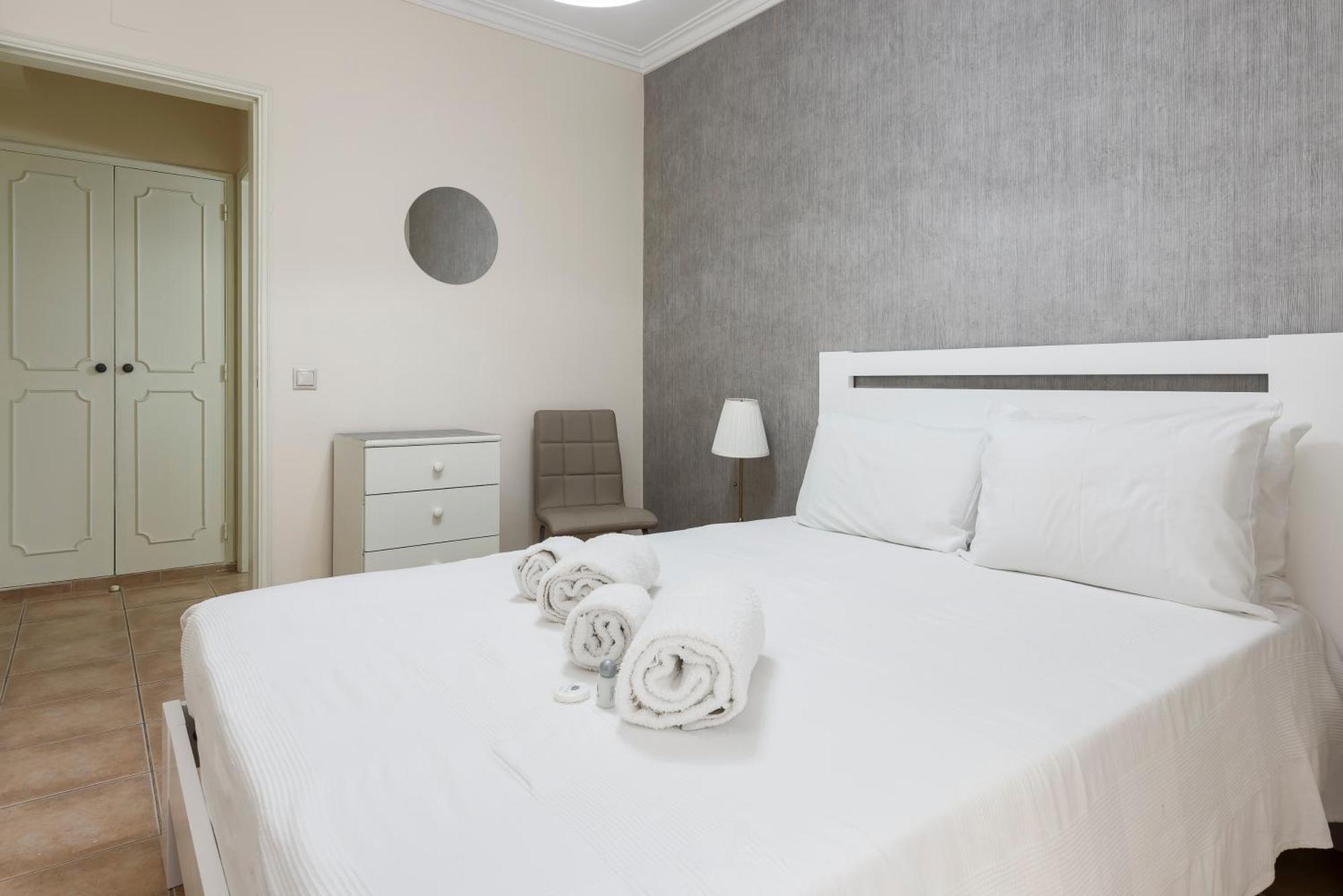Jaune - 50 Meters To The Beach - Quarteira Exterior photo